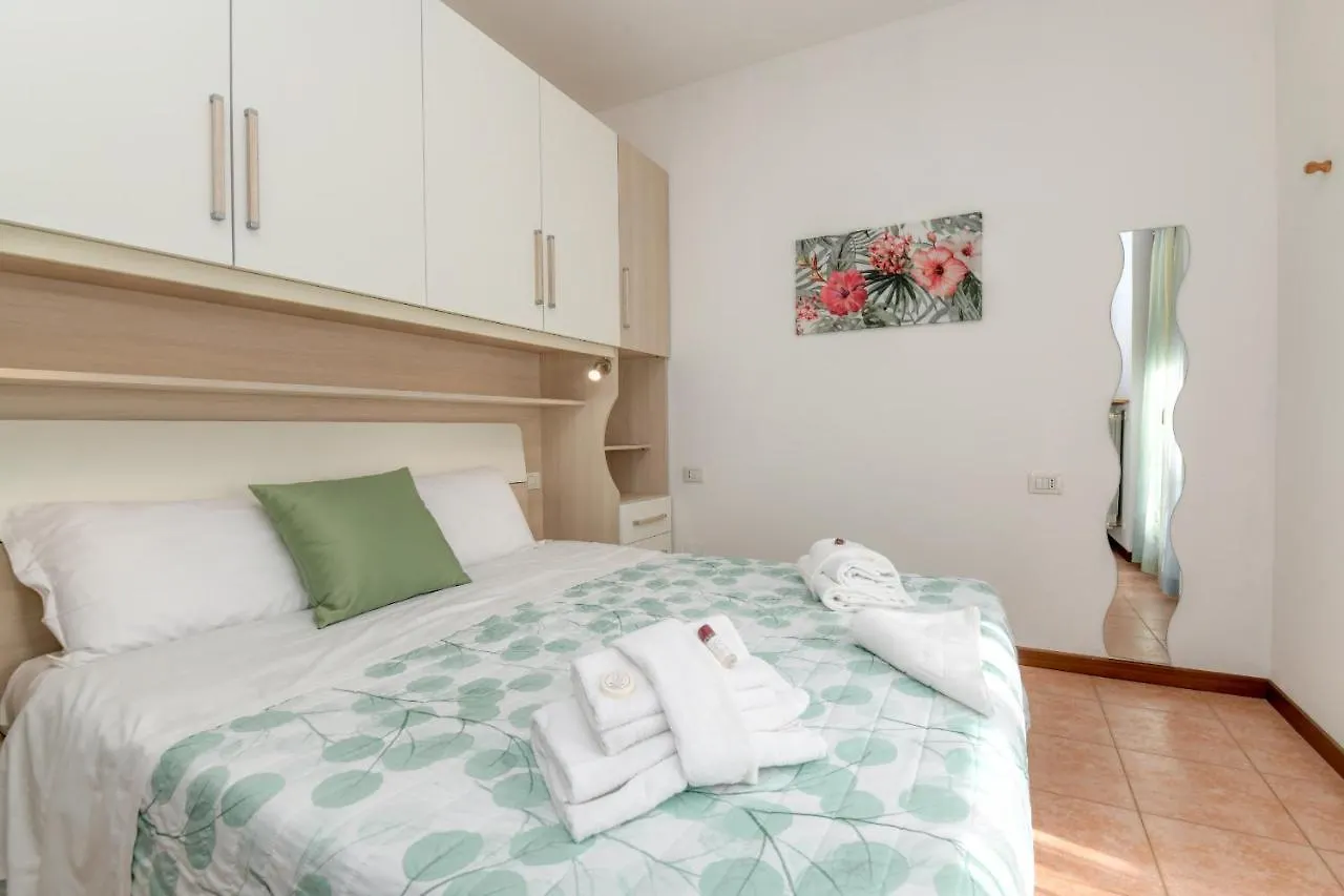 Bell'Italia Holiday Apartment Peschiera ペスキエーラ・デル・ガルダ